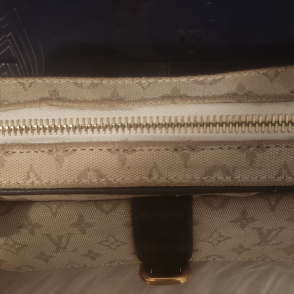 AUTHENTIC VINTAGE LV Khaki CROSSBODY - Picture 10 of 11